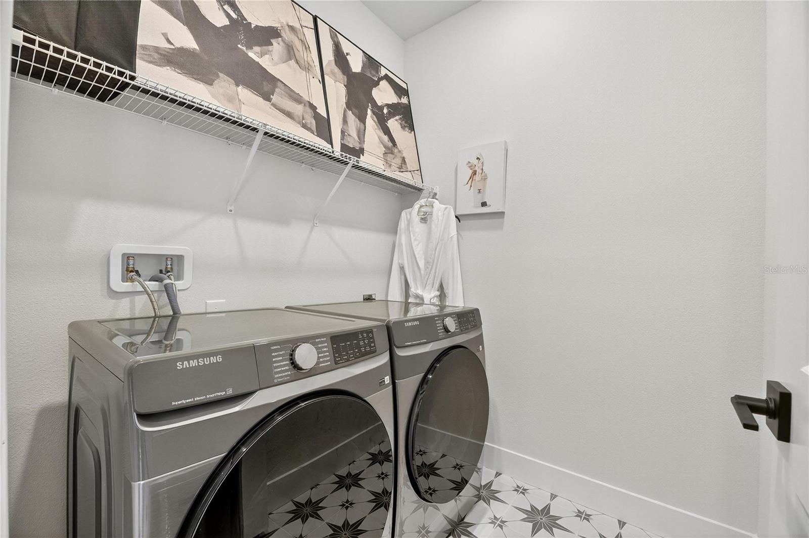 PENINSULA/RHODINE LK - Residential