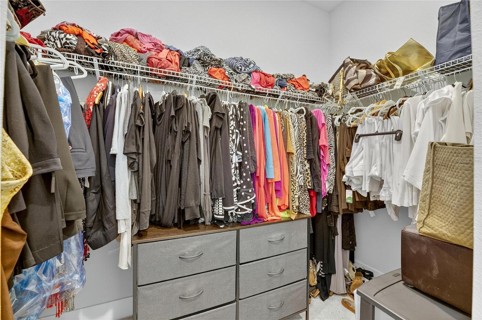 PENINSULA/RHODINE LK - Residential