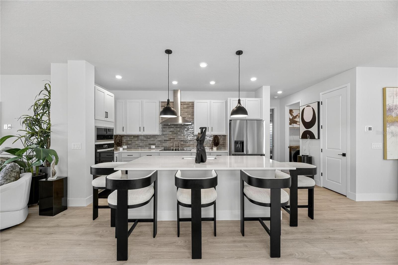 PENINSULA/RHODINE LK - Residential