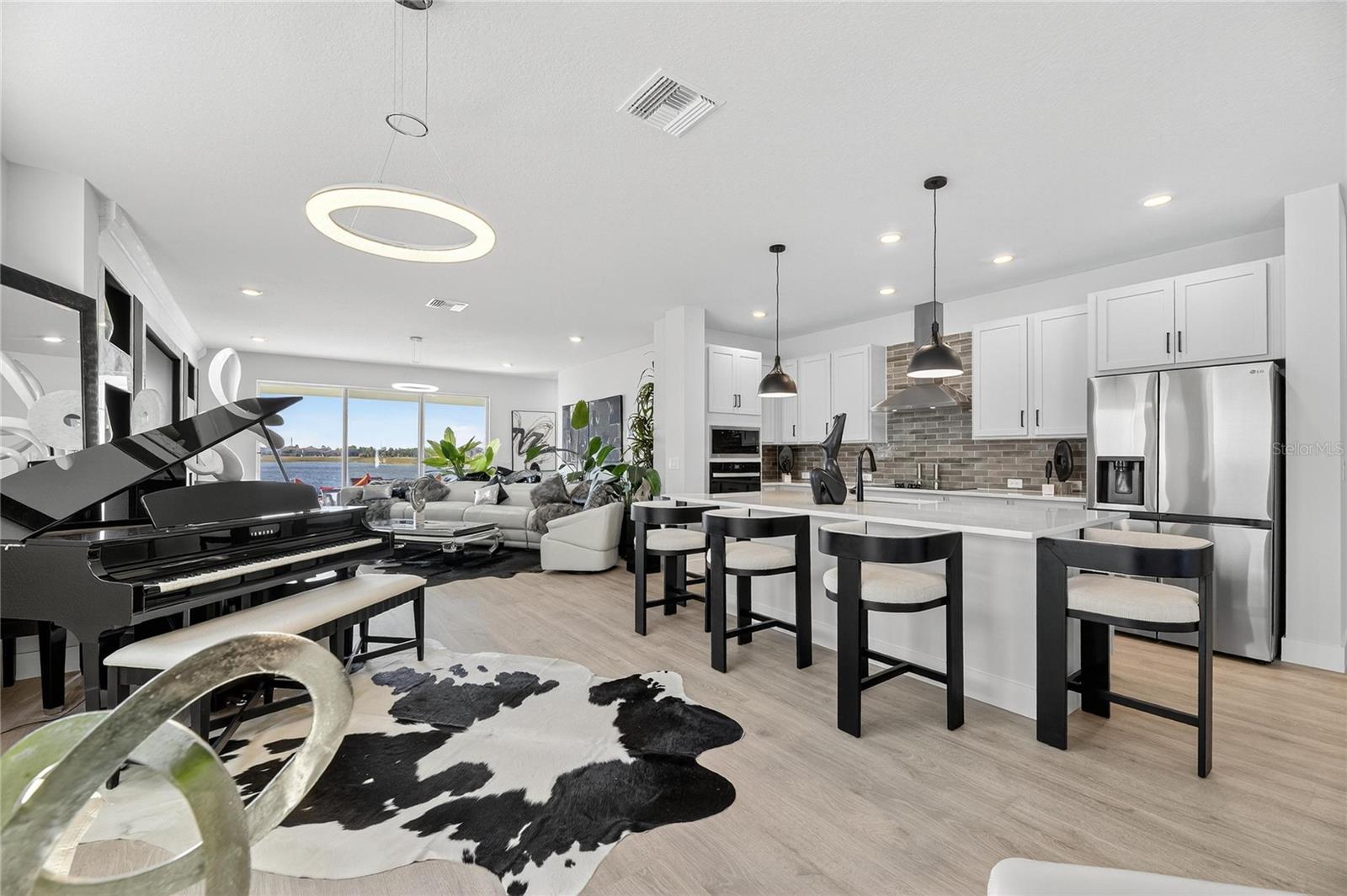 PENINSULA/RHODINE LK - Residential