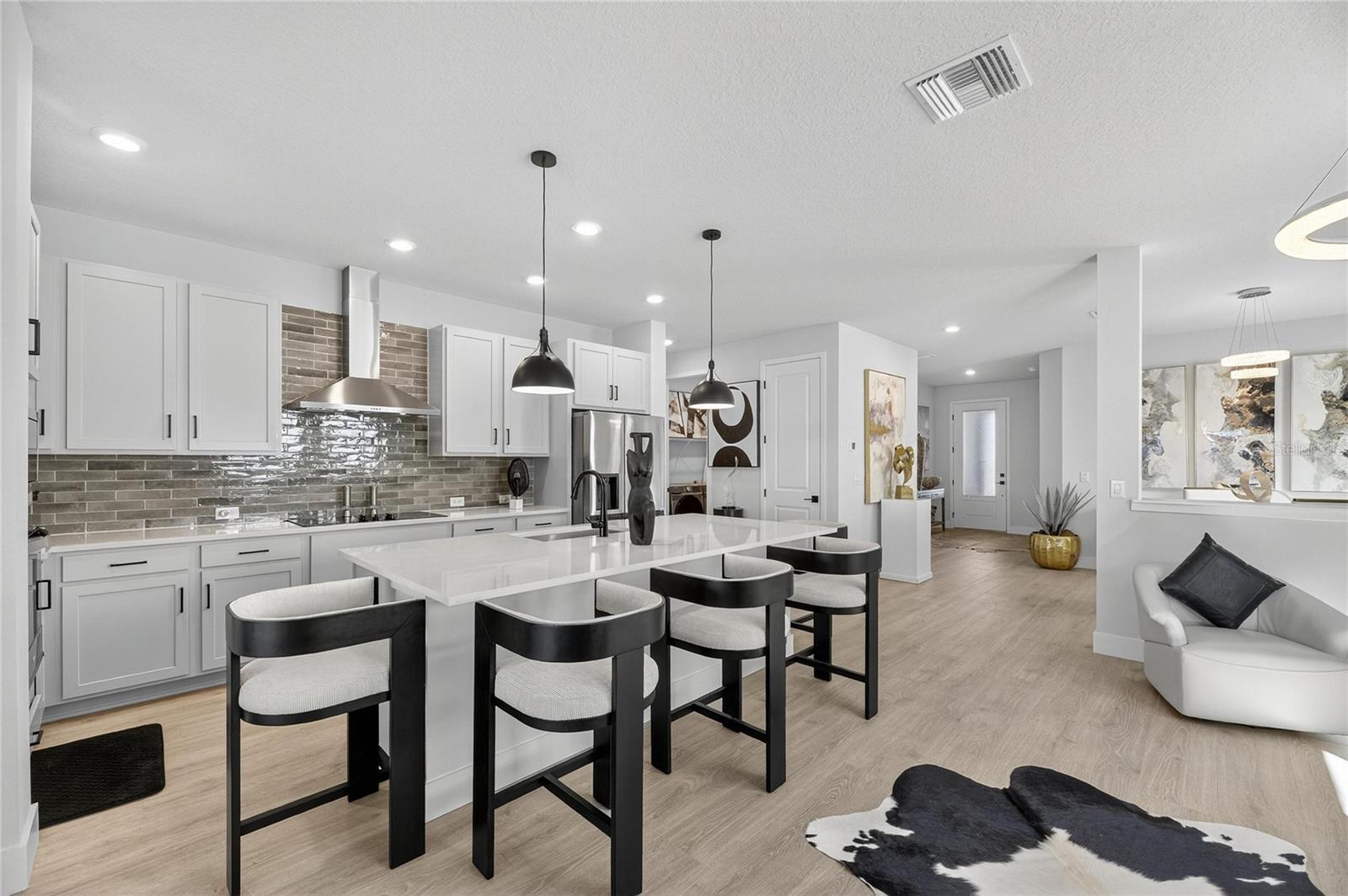 PENINSULA/RHODINE LK - Residential