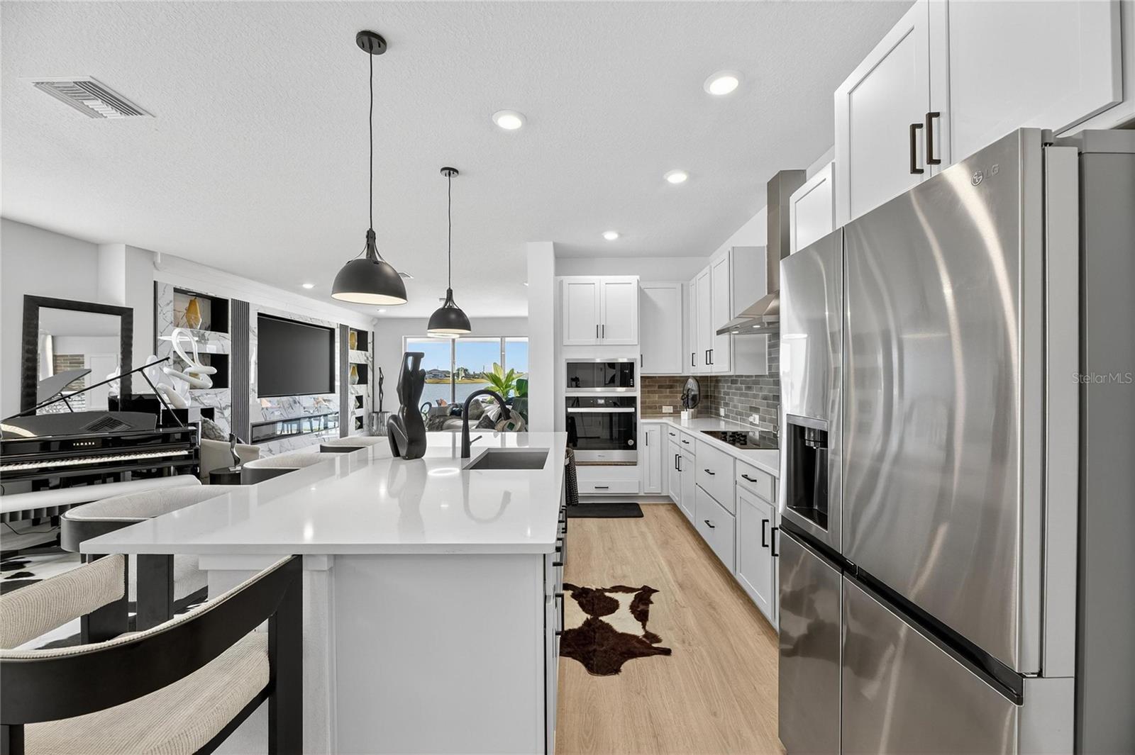 PENINSULA/RHODINE LK - Residential