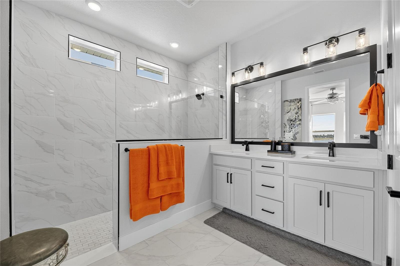 PENINSULA/RHODINE LK - Residential