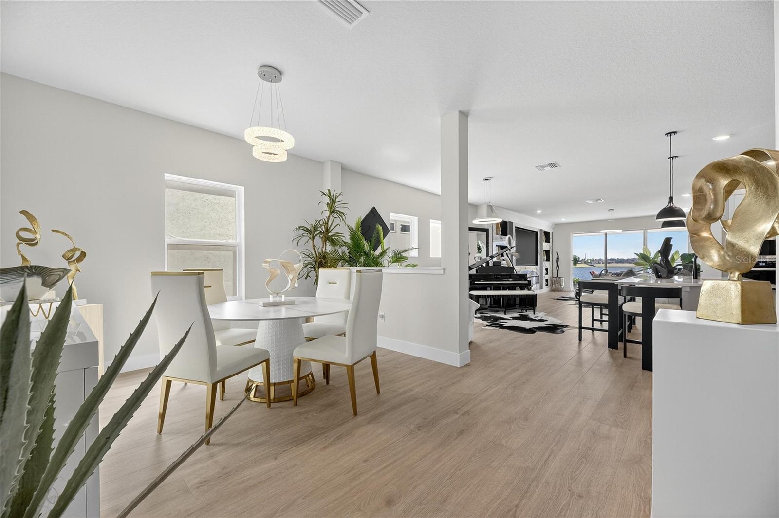 PENINSULA/RHODINE LK - Residential