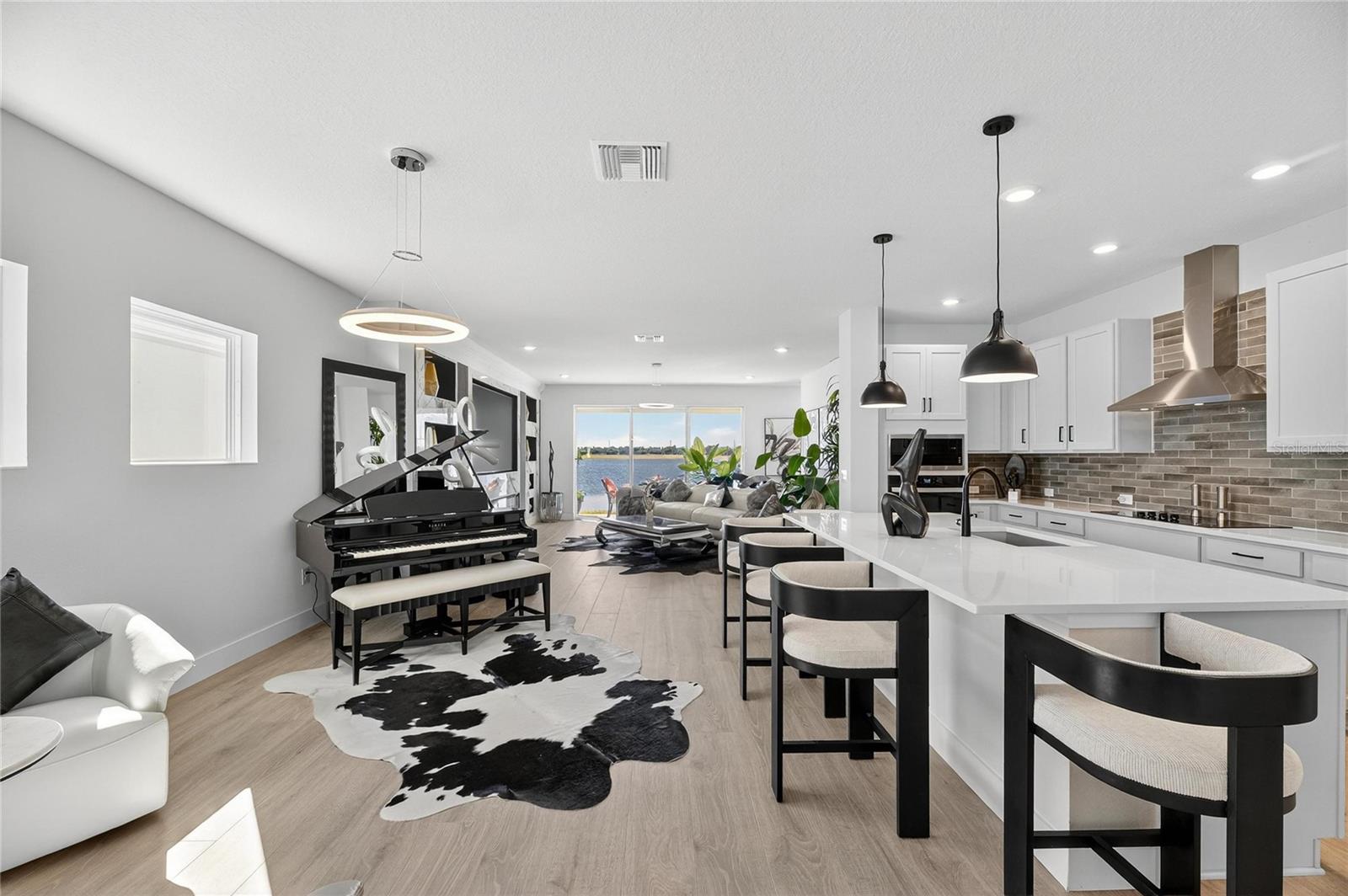 PENINSULA/RHODINE LK - Residential