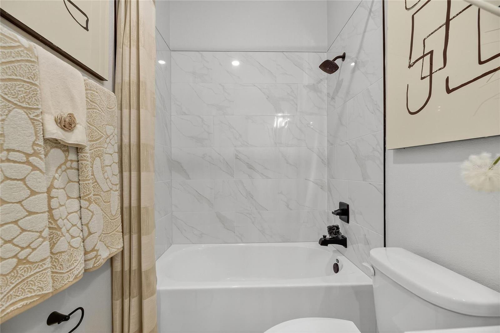 PENINSULA/RHODINE LK - Residential