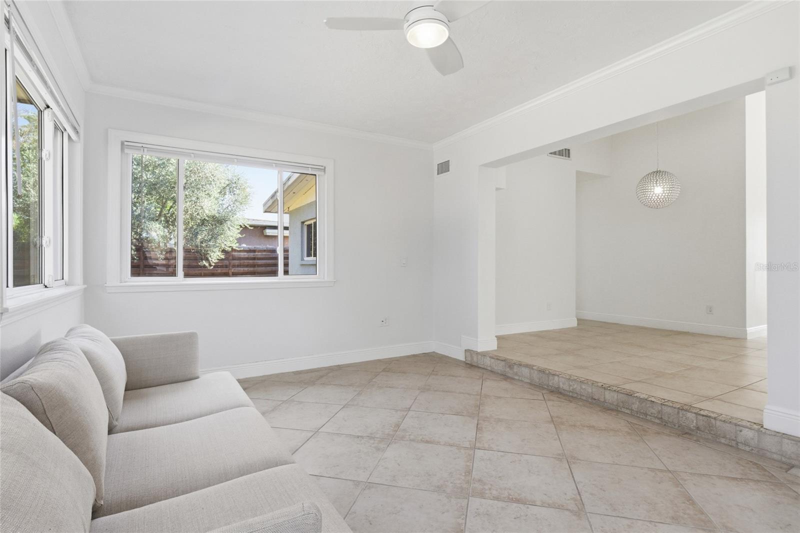 SOUTH GATE MANOR - Residential