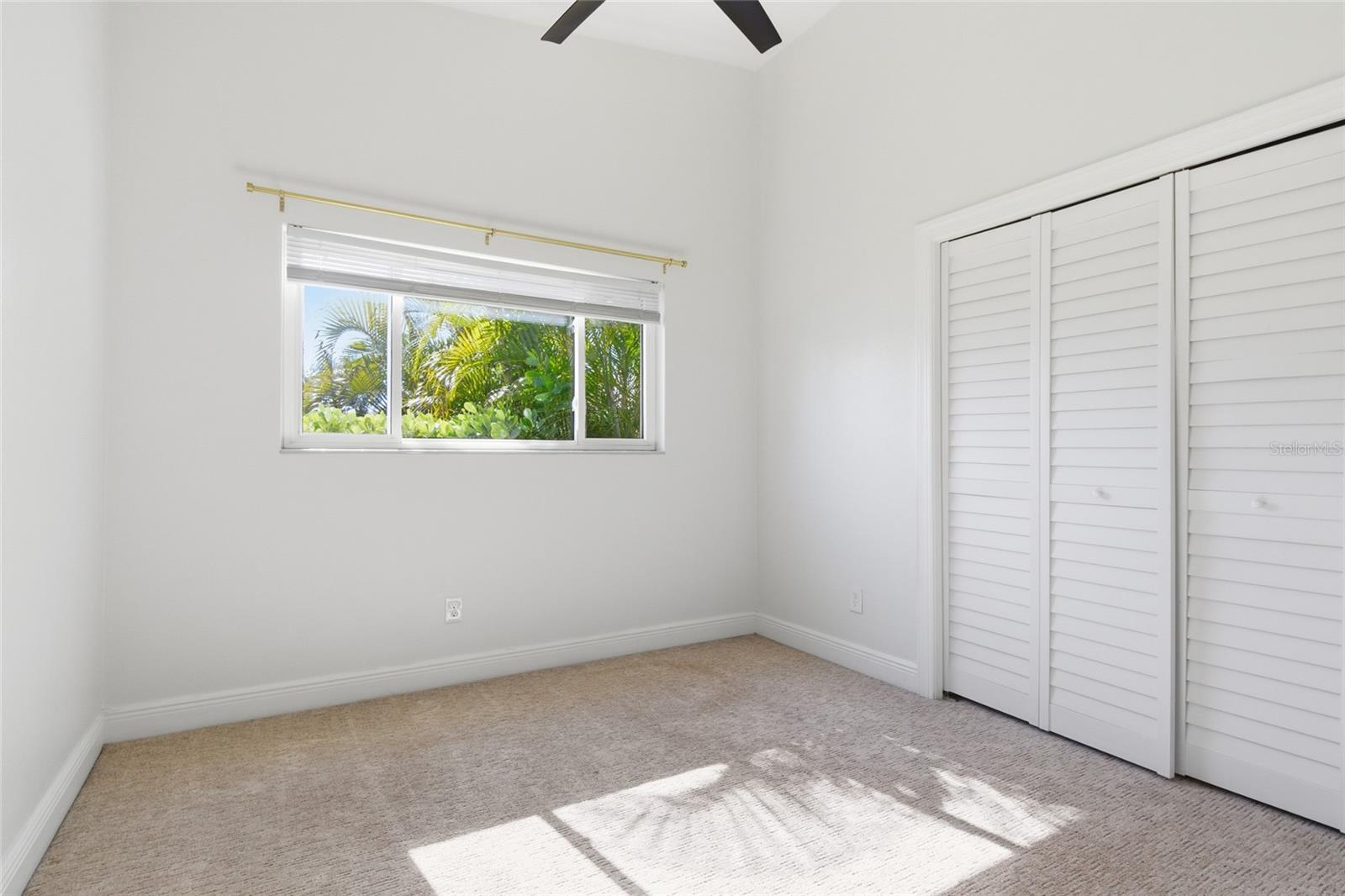 SOUTH GATE MANOR - Residential