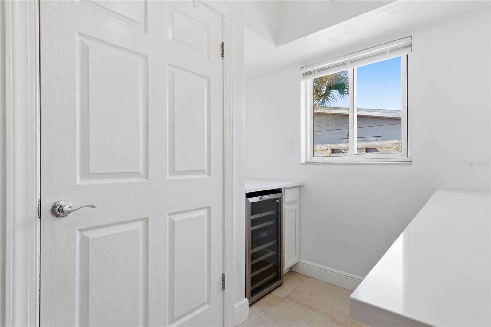 SOUTH GATE MANOR - Residential