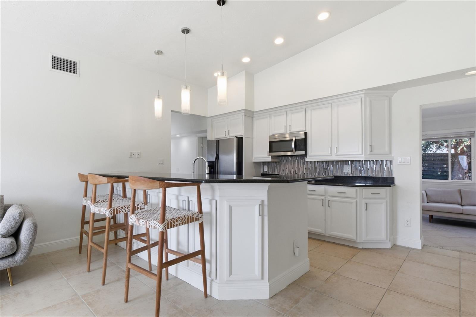 SOUTH GATE MANOR - Residential