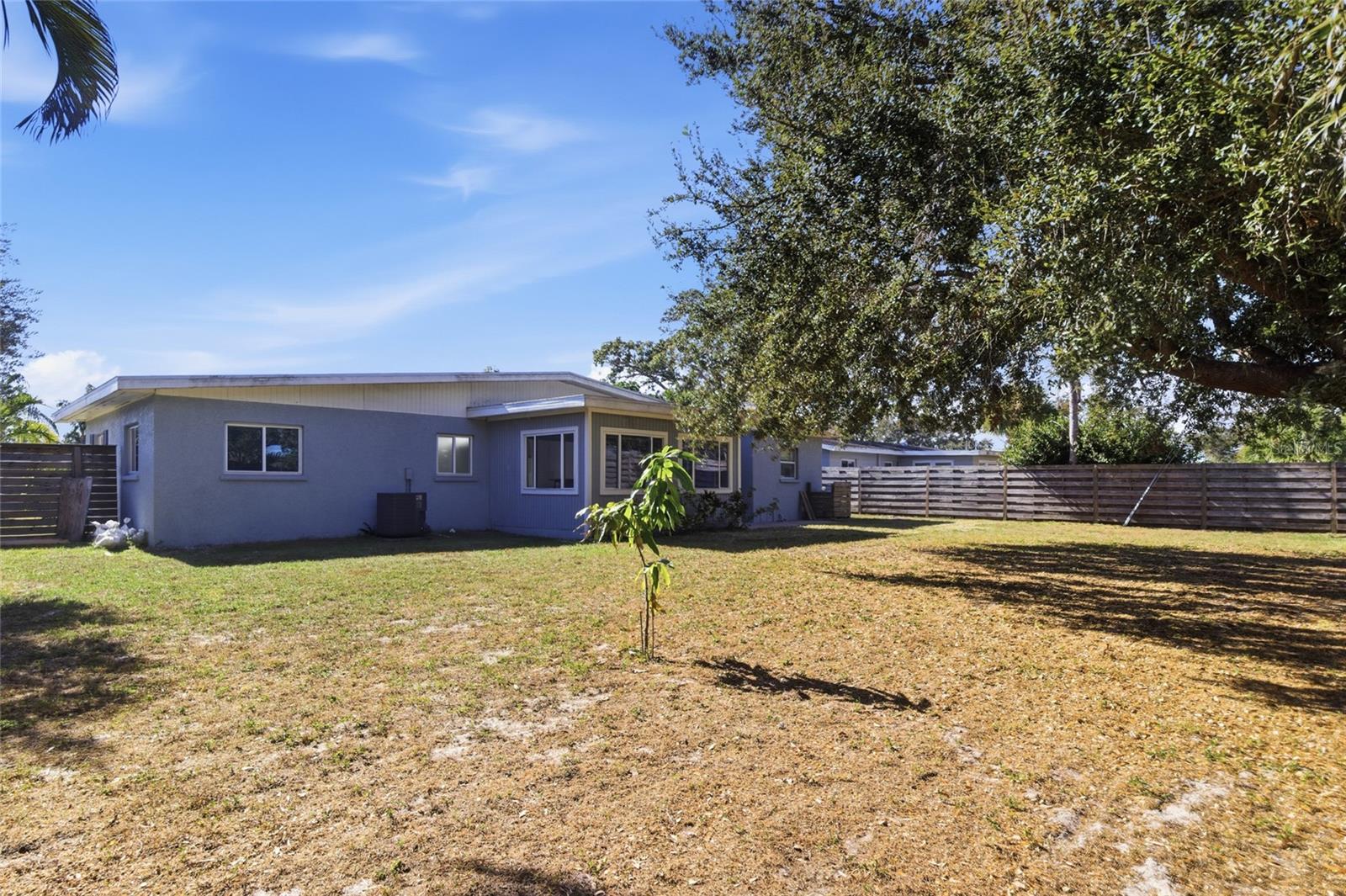 SOUTH GATE MANOR - Residential