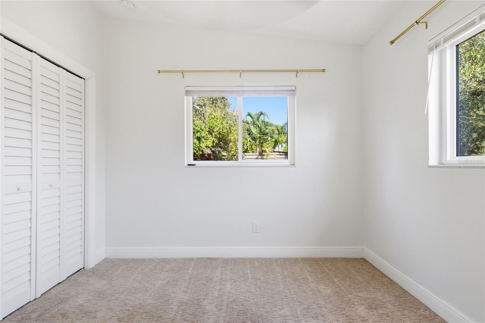 SOUTH GATE MANOR - Residential