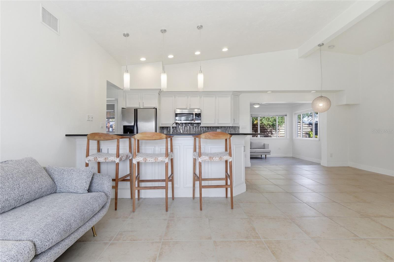 SOUTH GATE MANOR - Residential