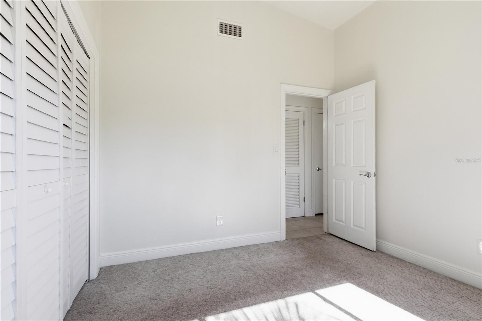 SOUTH GATE MANOR - Residential