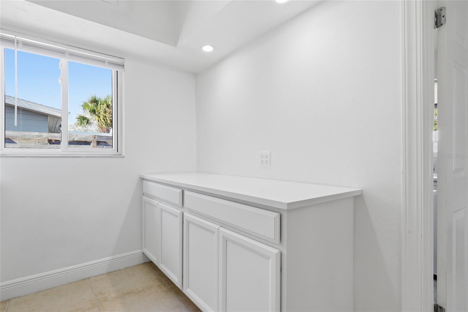 SOUTH GATE MANOR - Residential