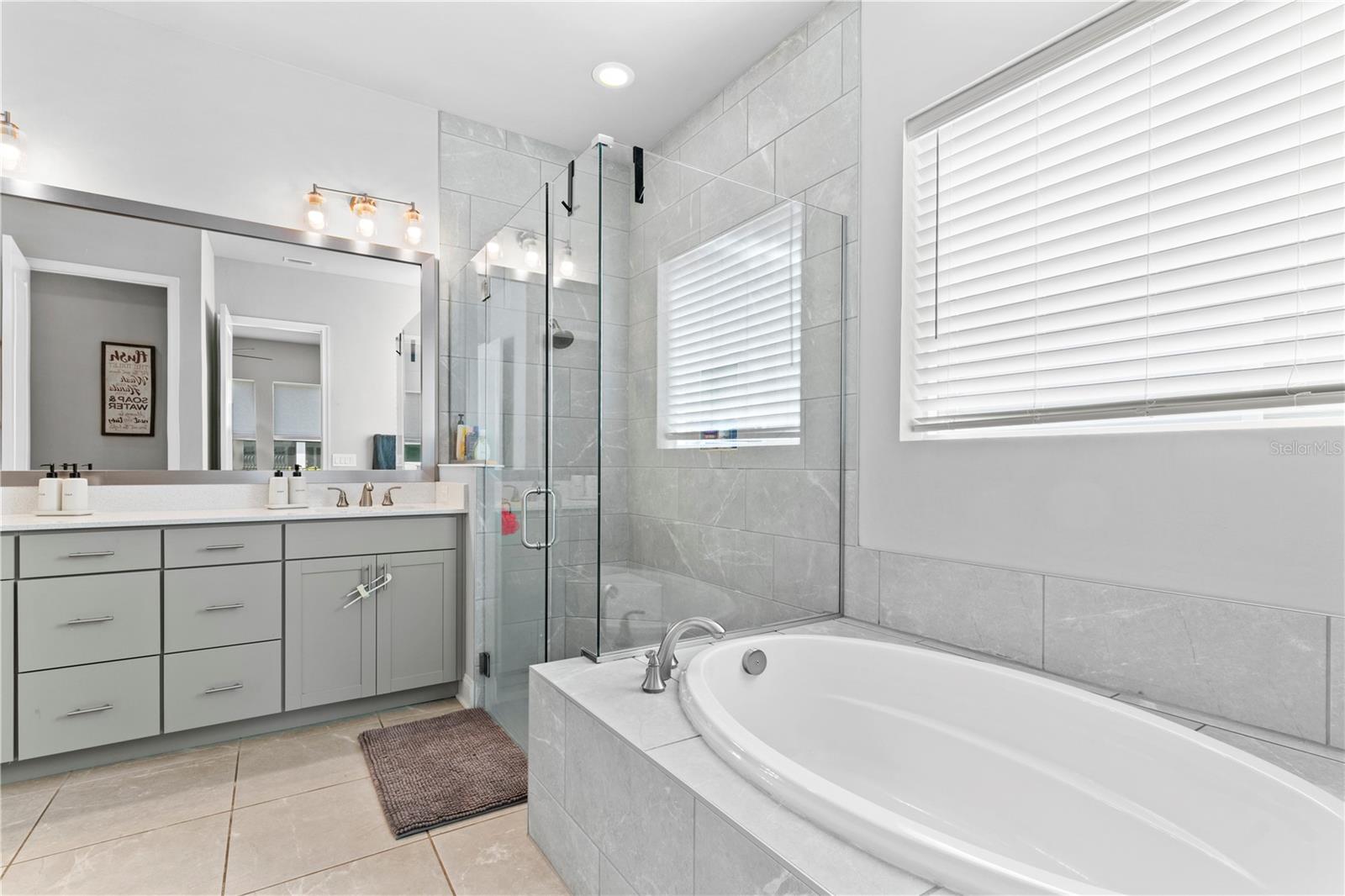 OAKMONT PH 2 PB 32 PG 30 - Residential Lease