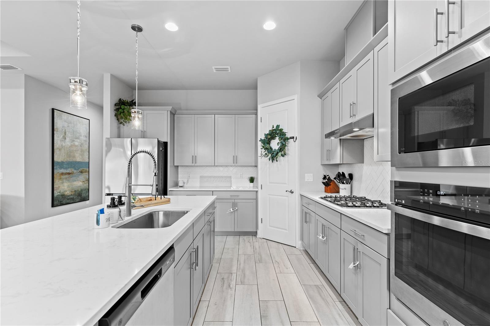 OAKMONT PH 2 PB 32 PG 30 - Residential Lease