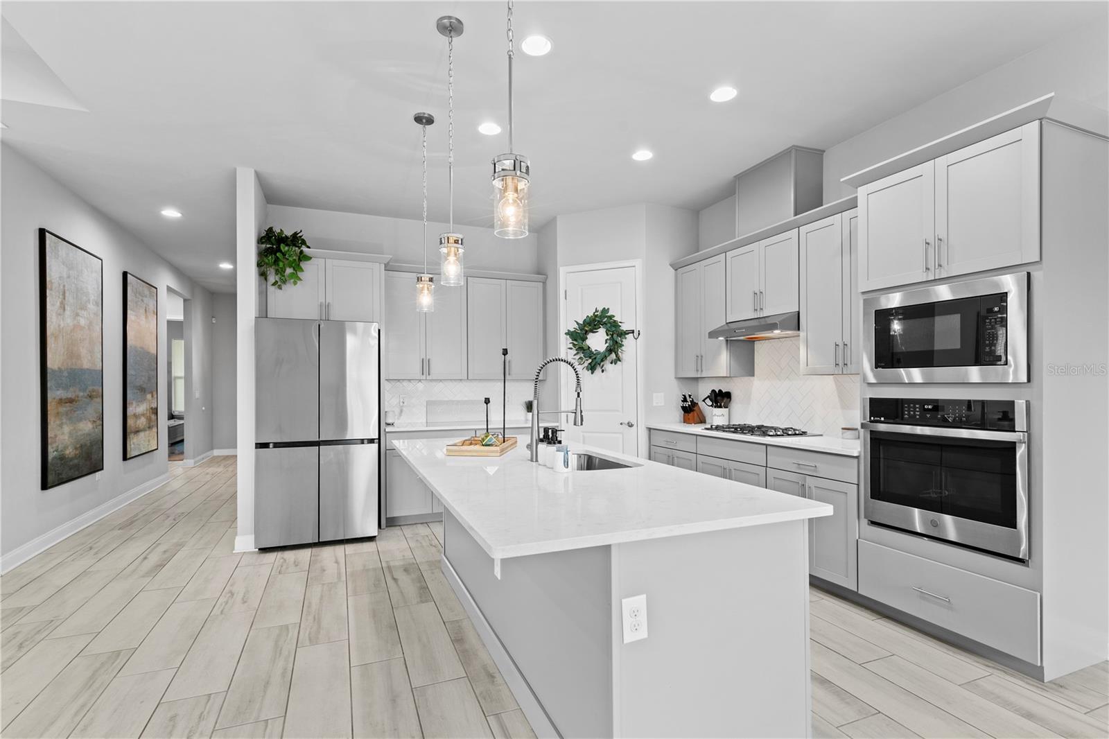 OAKMONT PH 2 PB 32 PG 30 - Residential Lease