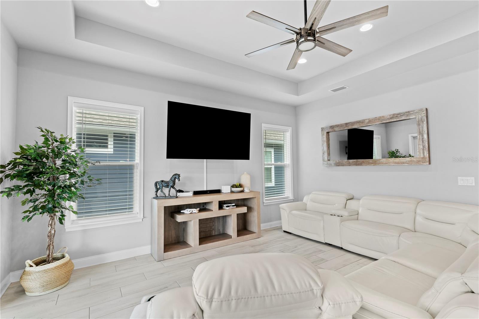 OAKMONT PH 2 PB 32 PG 30 - Residential Lease