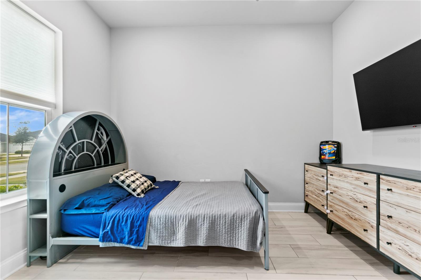 OAKMONT PH 2 PB 32 PG 30 - Residential Lease