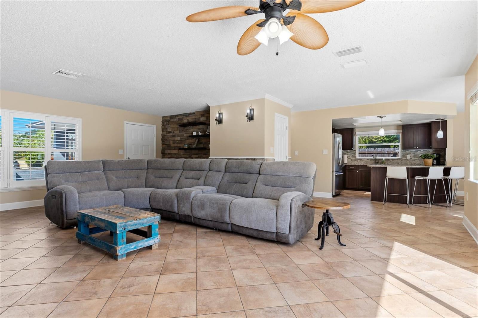 3427 GLOSSY IBIS CT