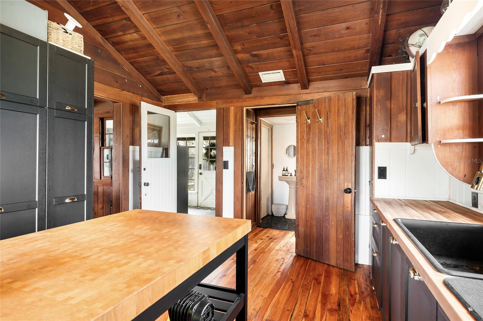 NO SUBDIVISION - Residential