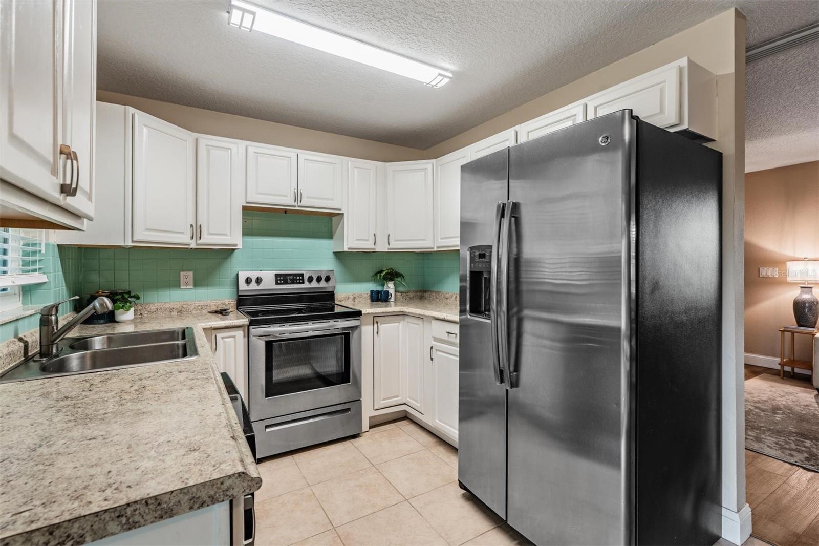 CARROLLWOOD MEADOWS UNIT VI SE - Residential