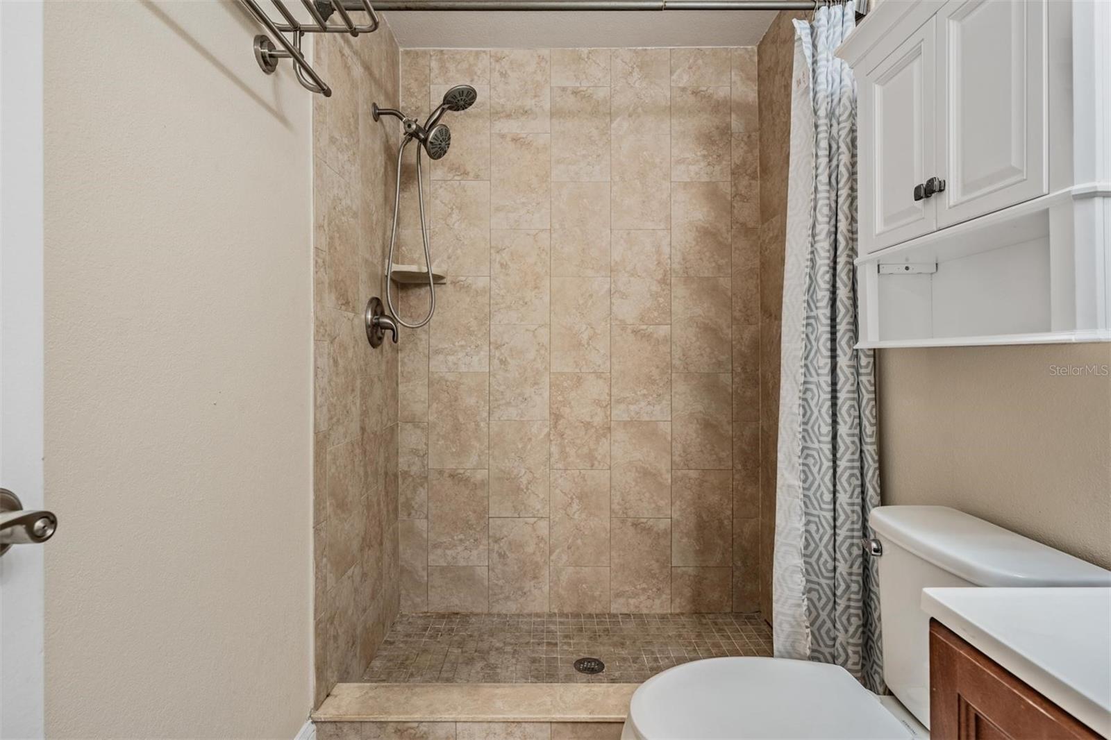 CARROLLWOOD MEADOWS UNIT VI SE - Residential