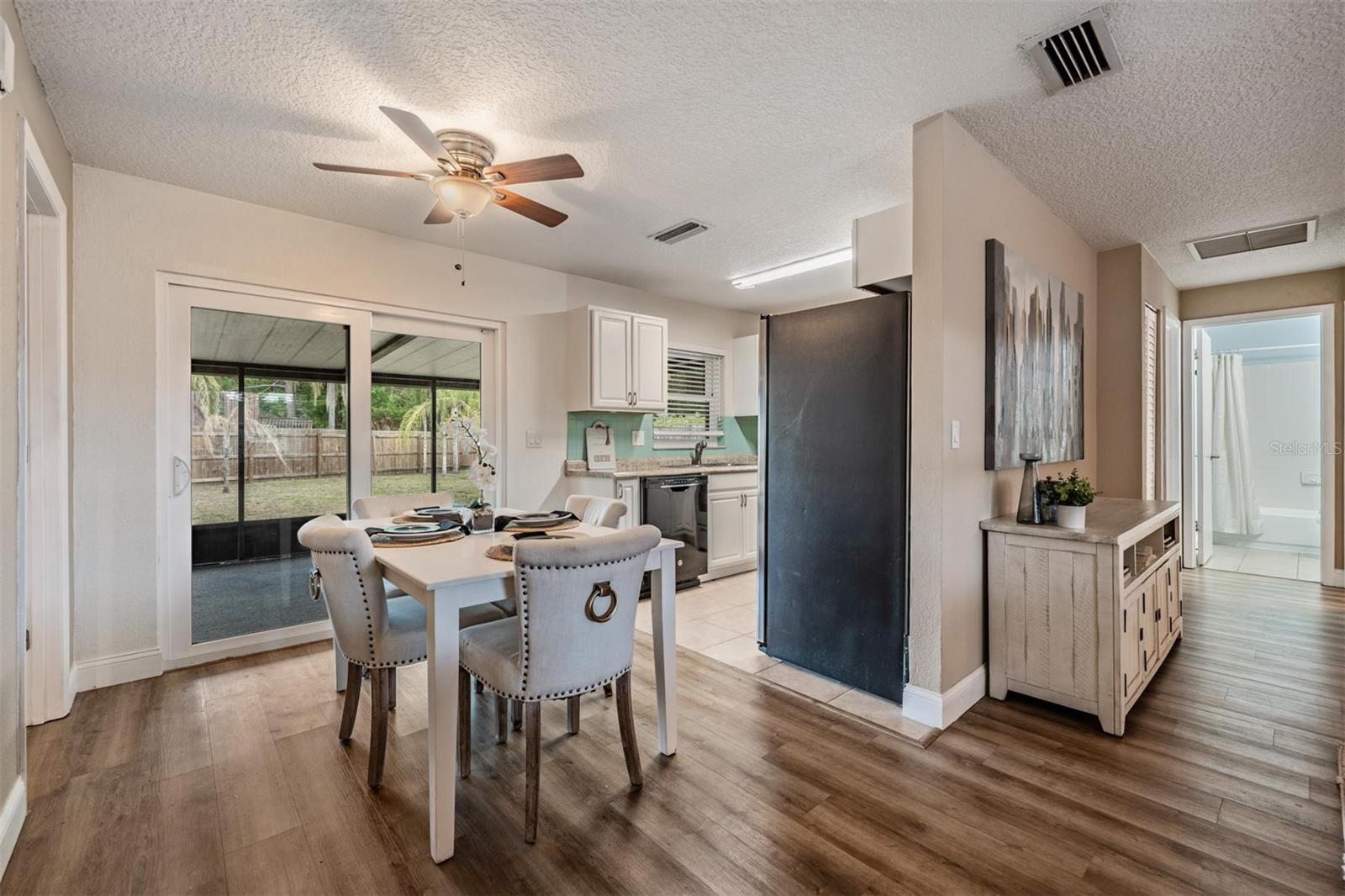 CARROLLWOOD MEADOWS UNIT VI SE - Residential