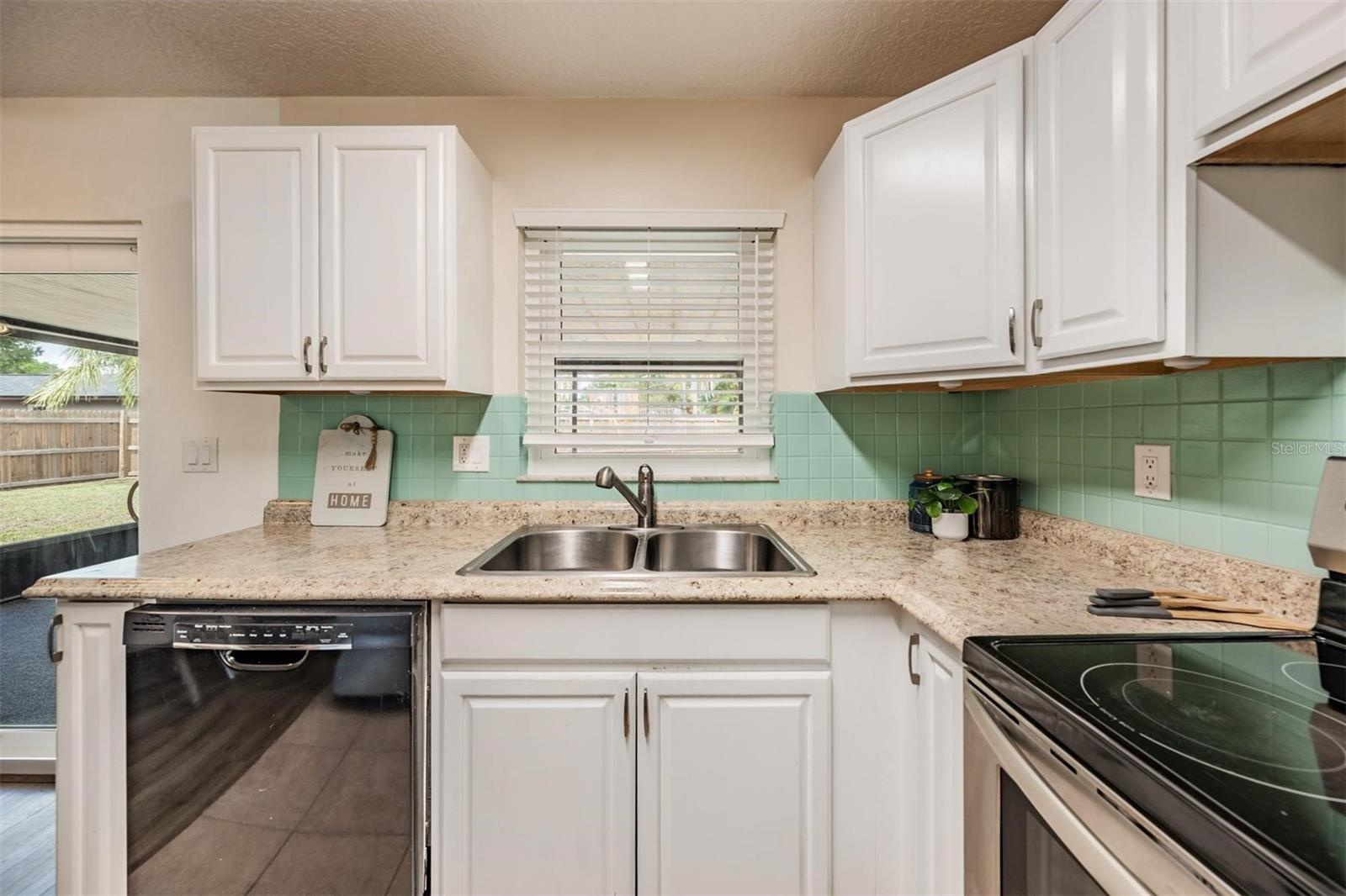 CARROLLWOOD MEADOWS UNIT VI SE - Residential