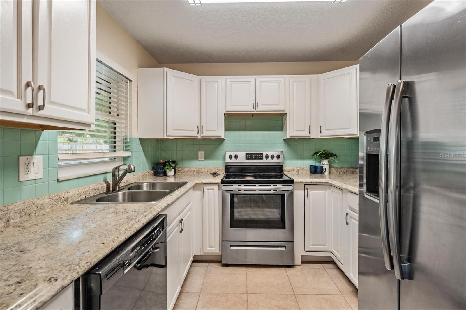 CARROLLWOOD MEADOWS UNIT VI SE - Residential