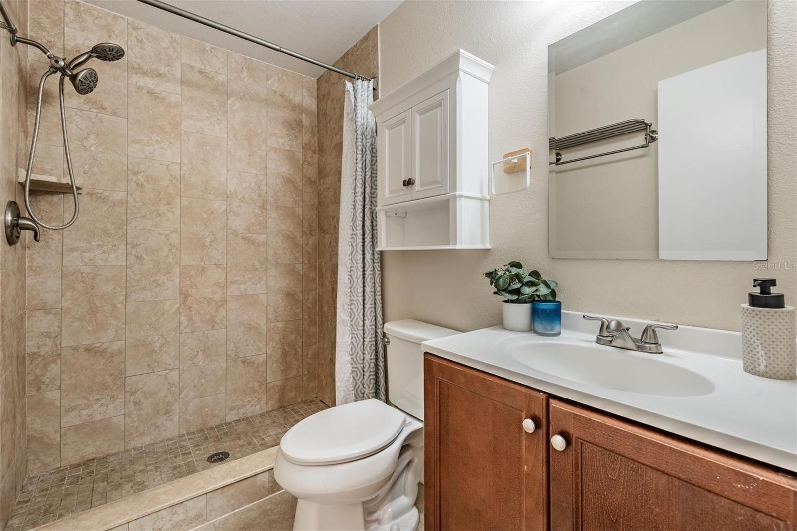 CARROLLWOOD MEADOWS UNIT VI SE - Residential