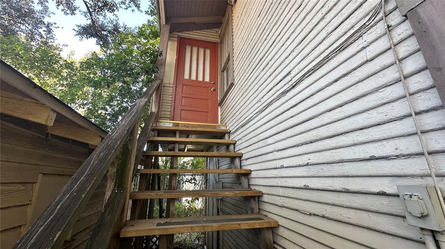 Top-floor unit in a duplex featuring wood floors and a large screened-in front porch—perfect for relaxing. Lawn care, water, sewer, and garbage are included in the rent. Conveniently located close to everything.