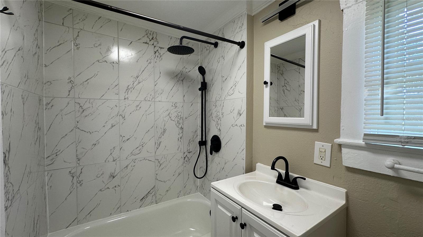 NORTH PARK - Residential Lease