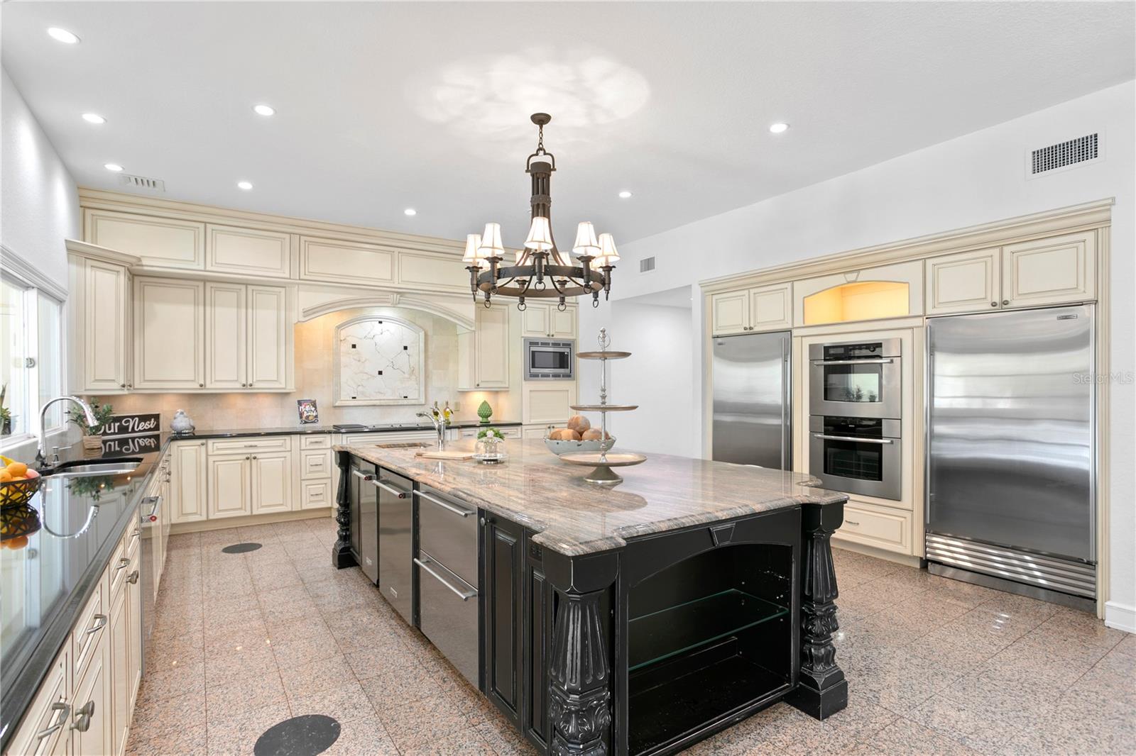 AVILA UNIT 4 - Residential