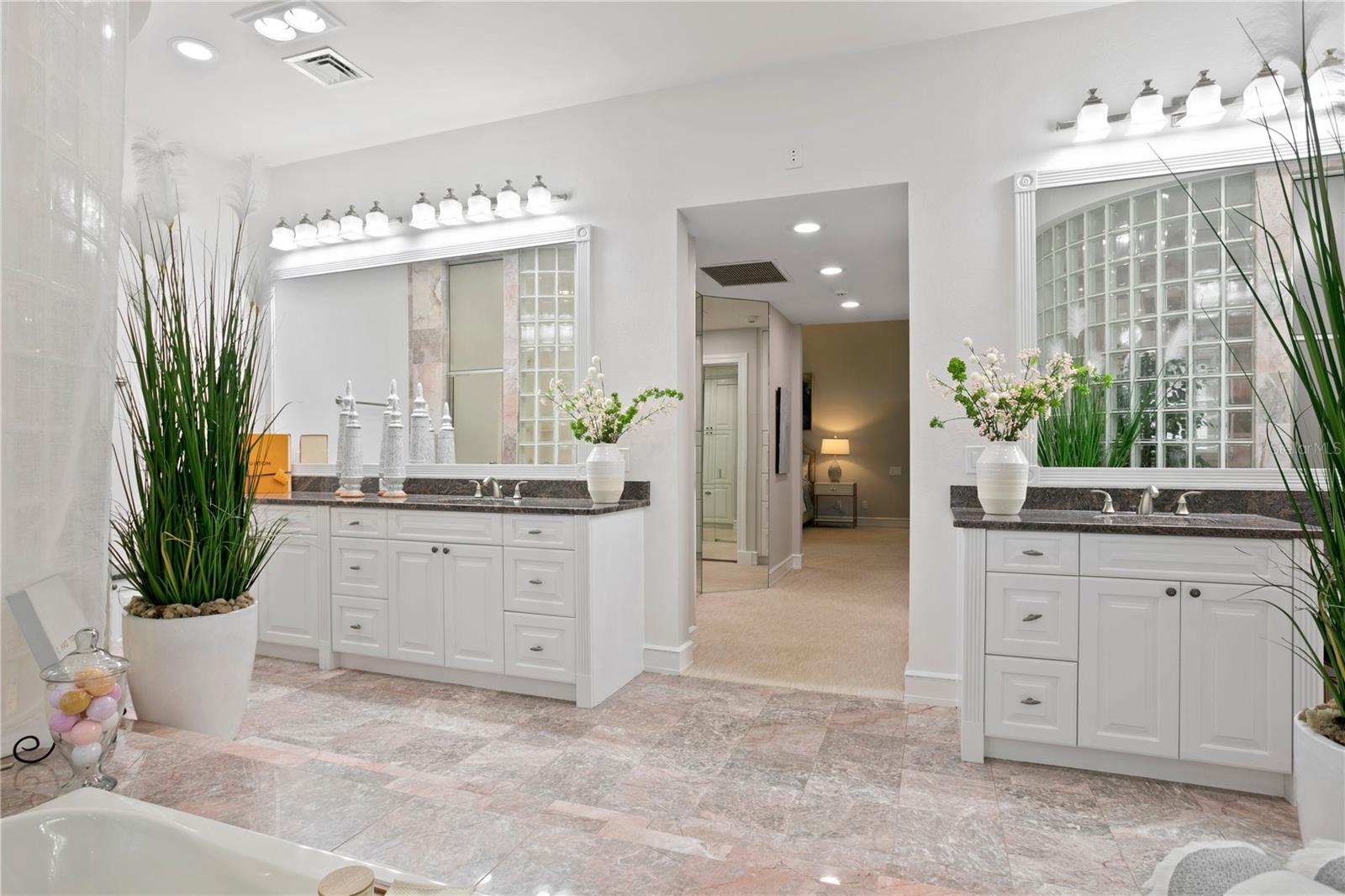 AVILA UNIT 4 - Residential