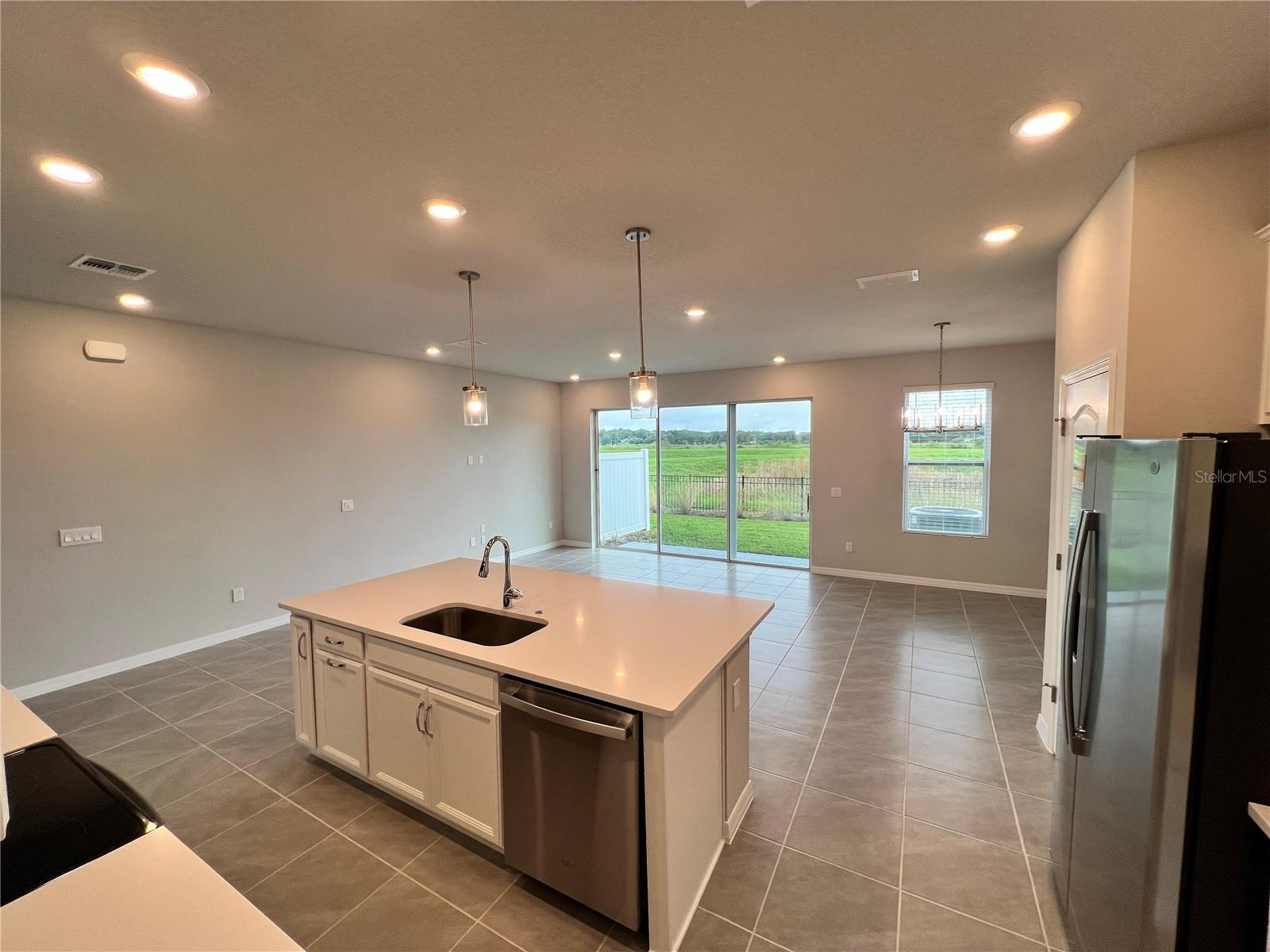 LAKE MDW LNDG - Residential Lease