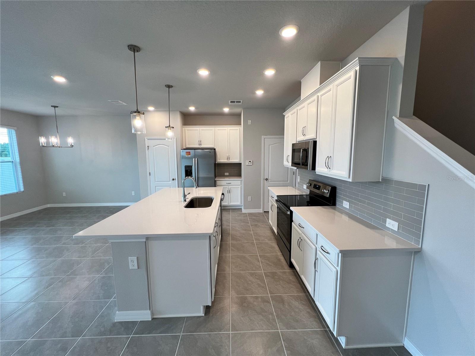 LAKE MDW LNDG - Residential Lease