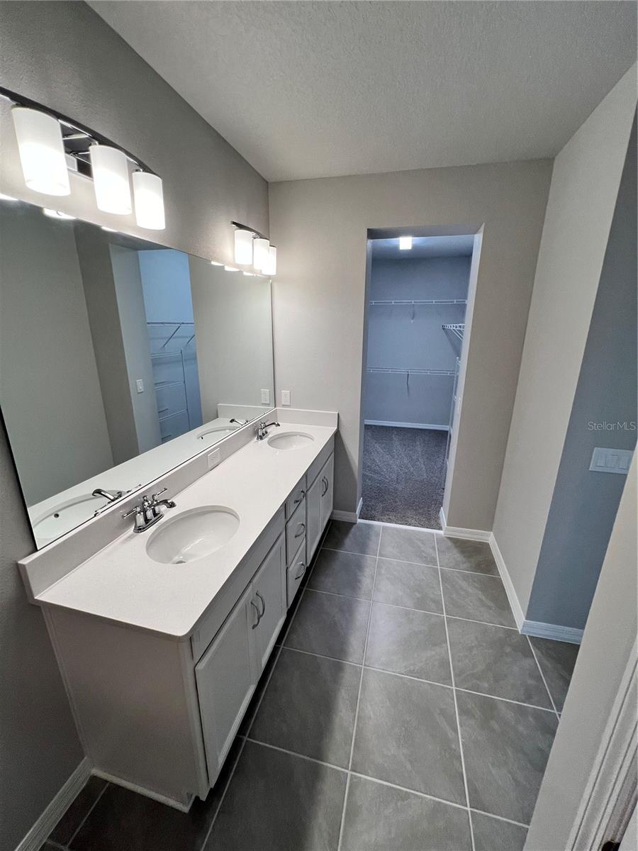 LAKE MDW LNDG - Residential Lease