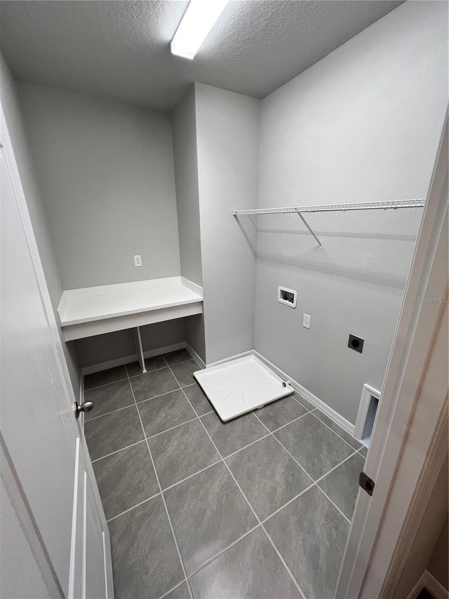 LAKE MDW LNDG - Residential Lease