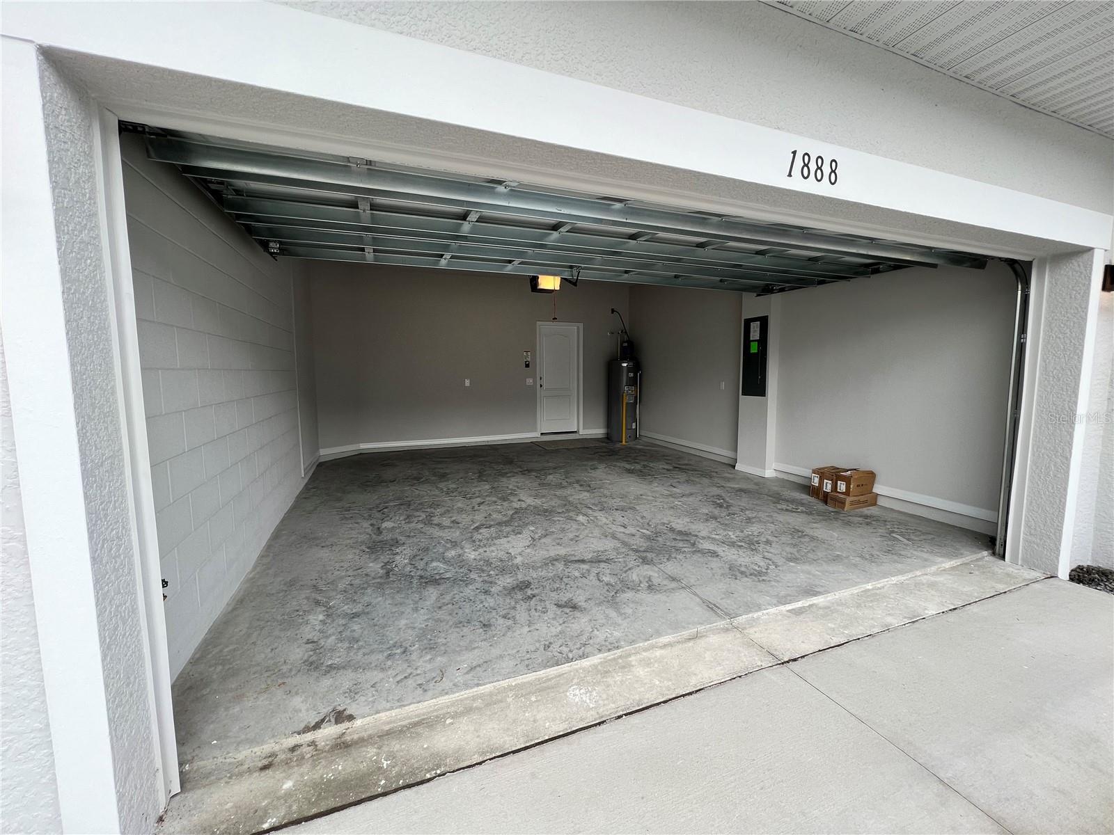 LAKE MDW LNDG - Residential Lease