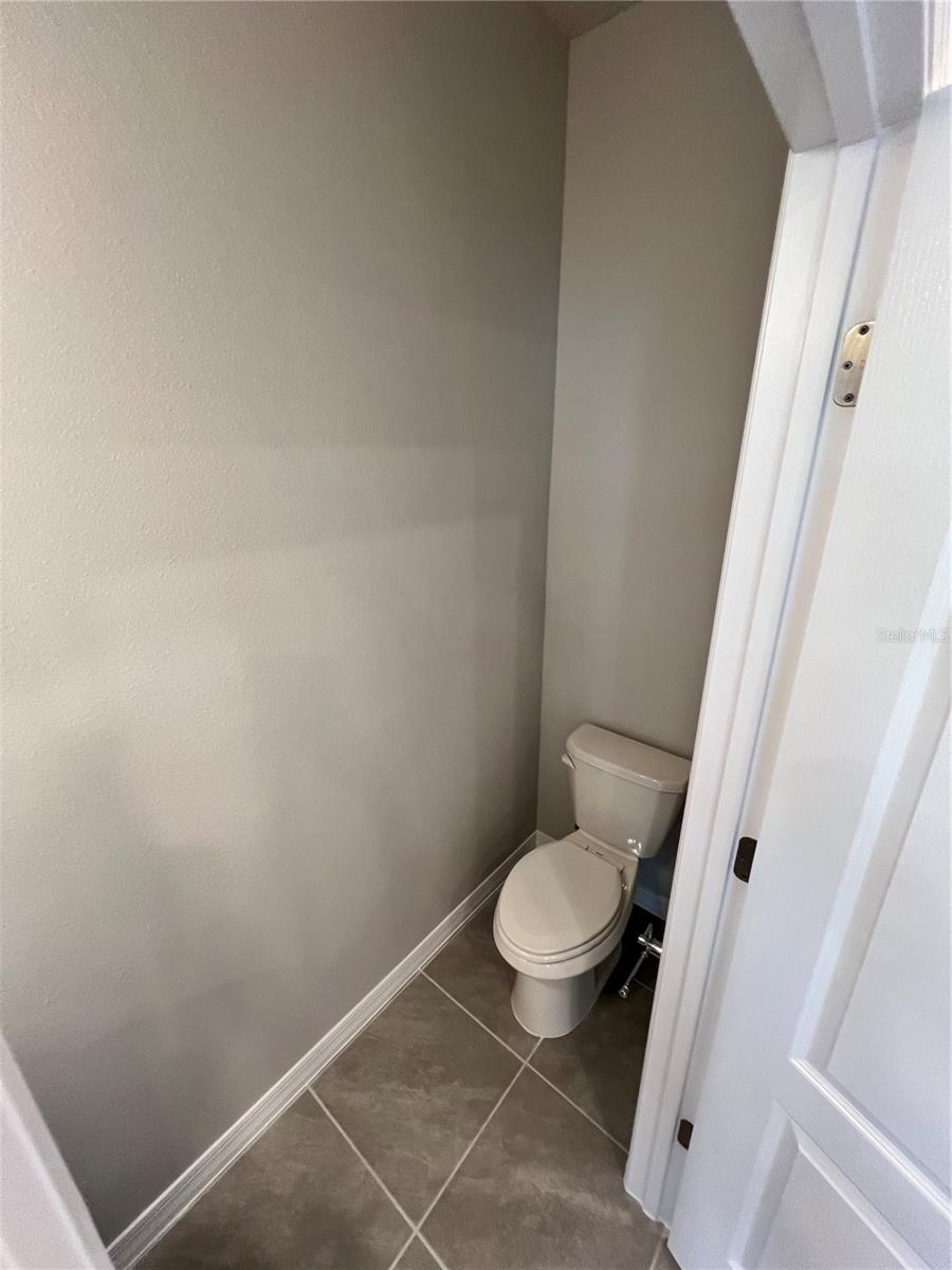 LAKE MDW LNDG - Residential Lease