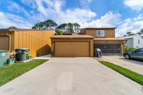 Townhouse in DAYTONA BEACH FL 148 LAKEWOOD VILLAGE CIRCLE.jpg