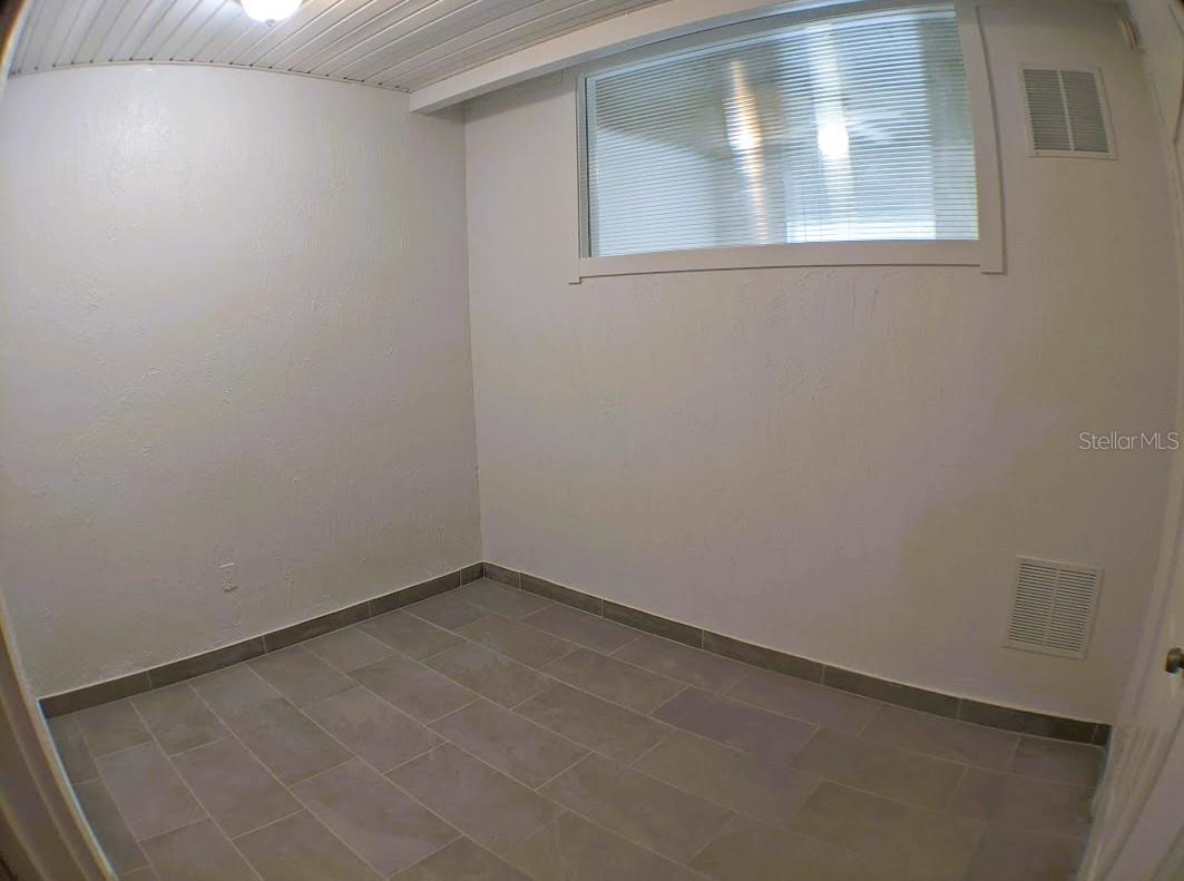 VENICE HOMESITE CO - Residential Lease