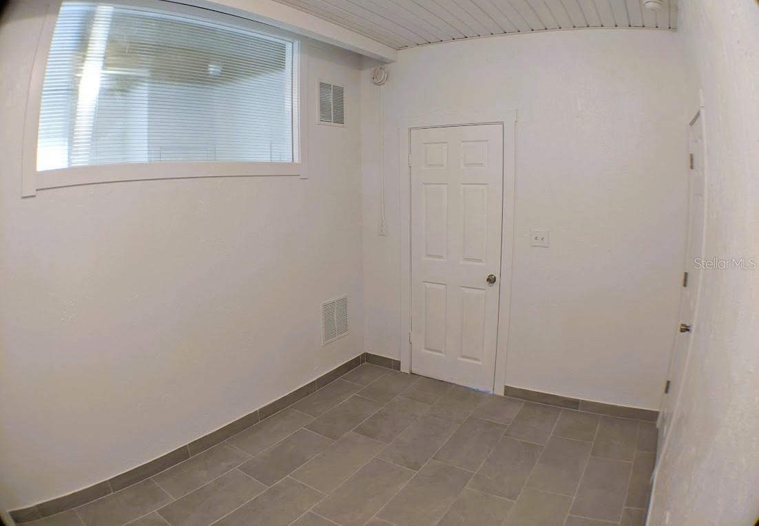 VENICE HOMESITE CO - Residential Lease