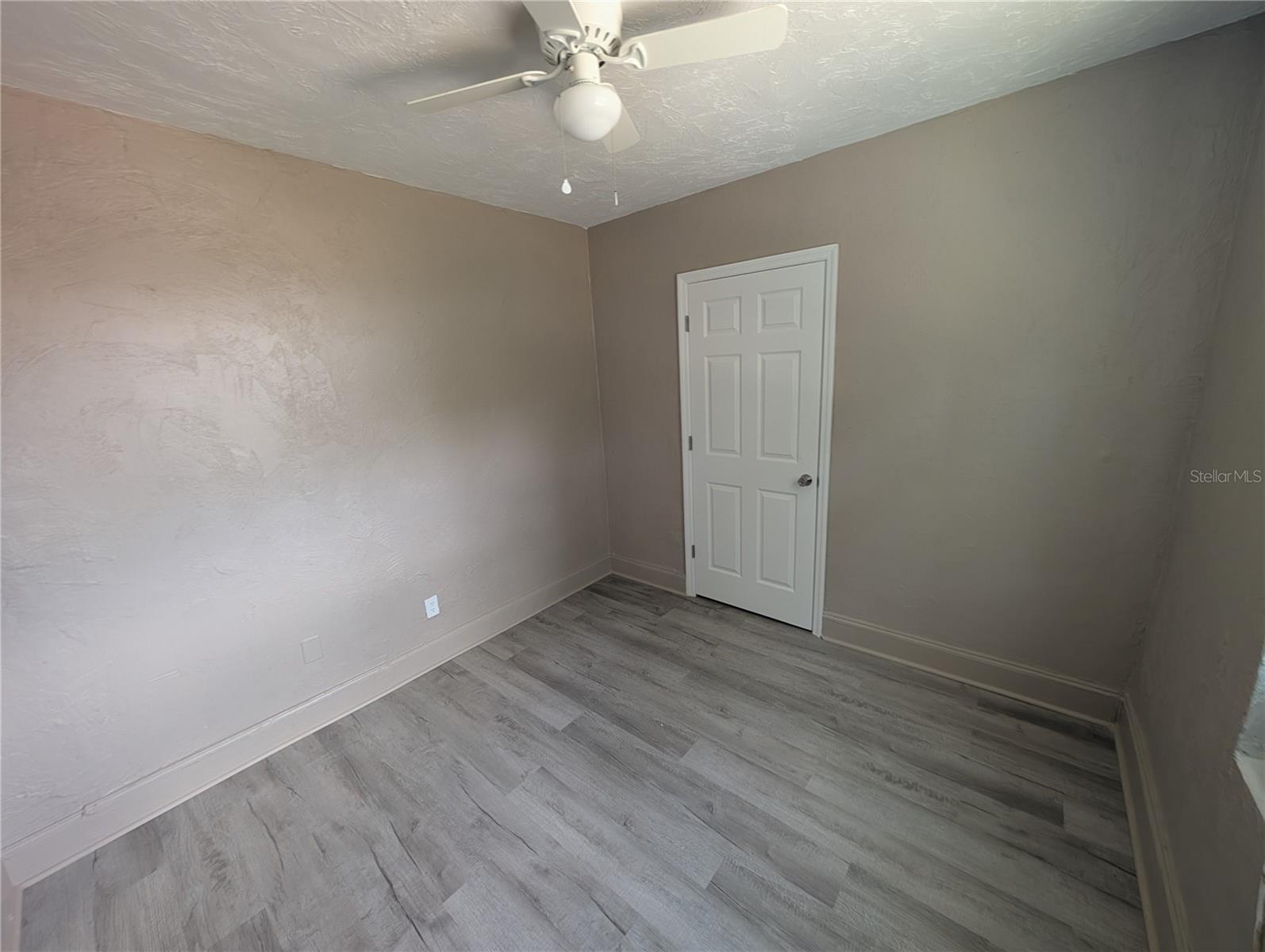 VENICE HOMESITE CO - Residential Lease