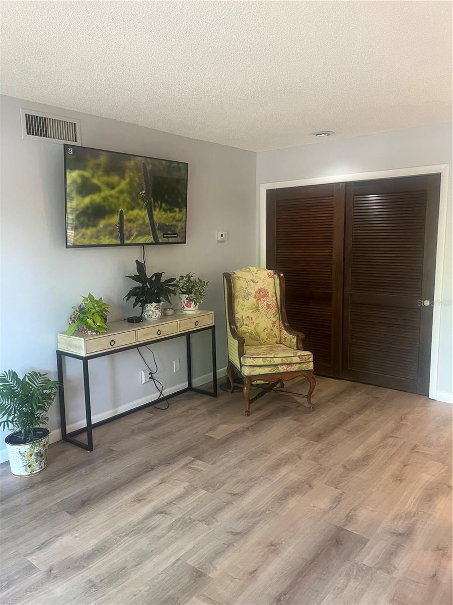 CROWN OAKS - Residential Lease