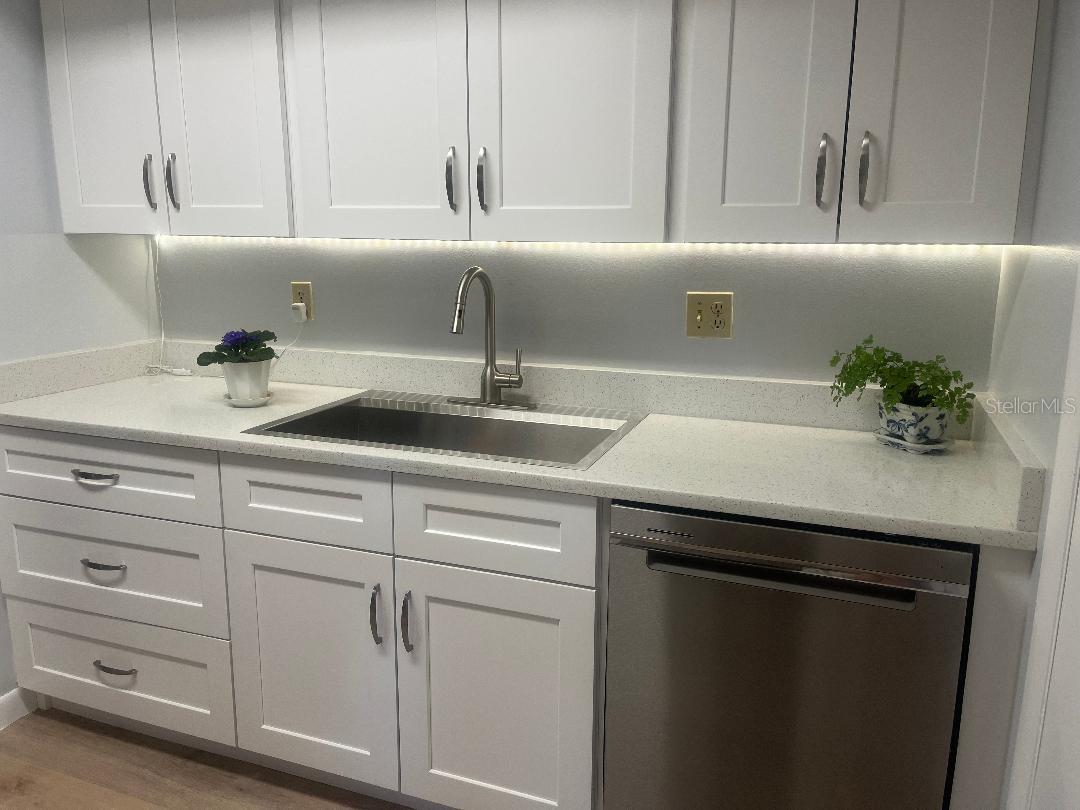 CROWN OAKS - Residential Lease