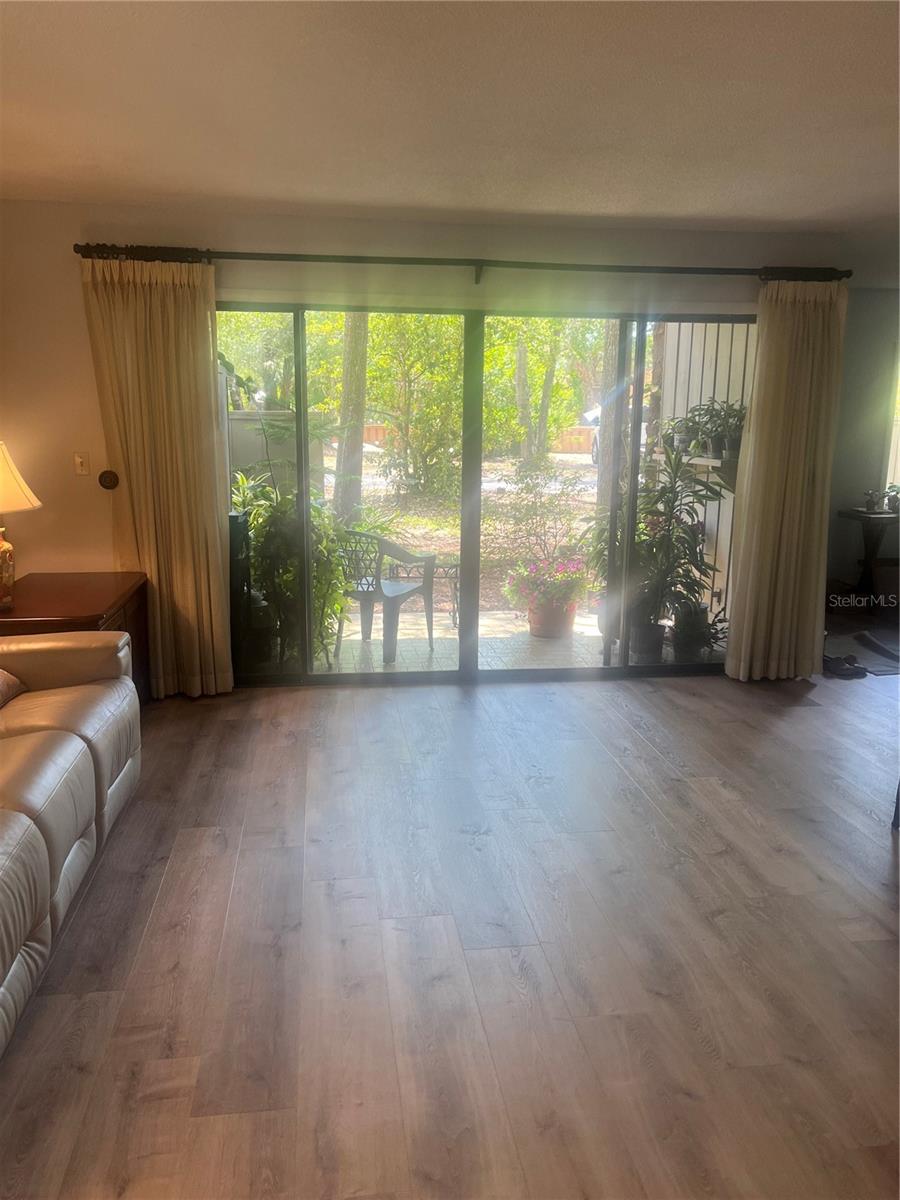 CROWN OAKS - Residential Lease