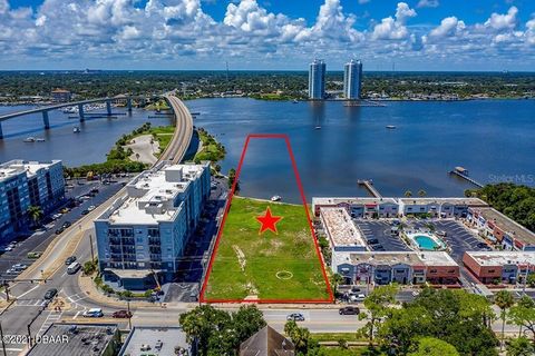 613 HALIFAX AVENUE DAYTONA BEACH FL 32118